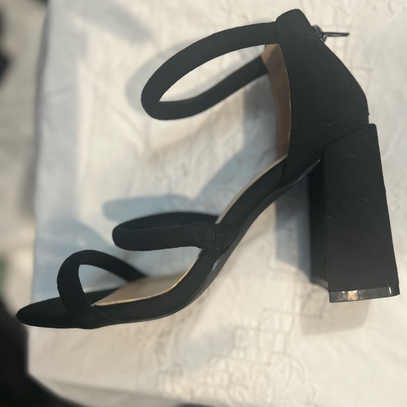 GLAMOROUS Heels - Picture 7 of 9